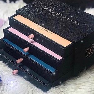 Haul of Fame Collection - Anastasia Beverly Hills